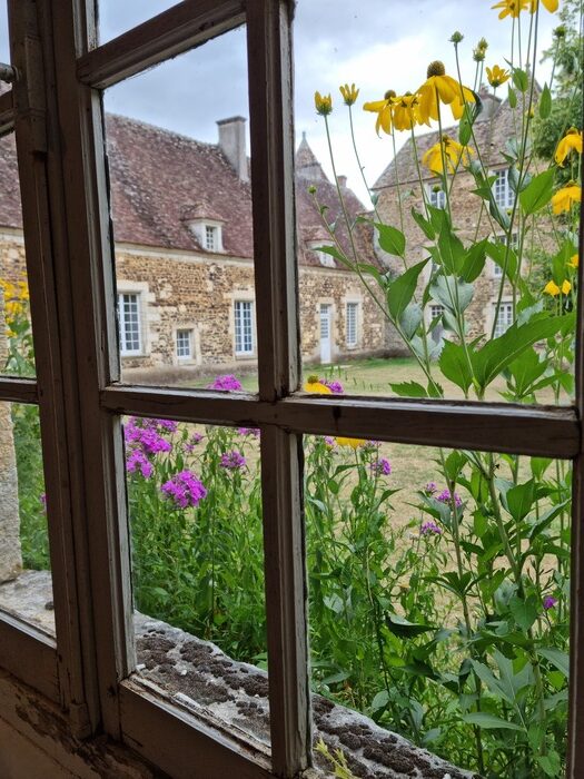 Vue sur la cours du Château de Ratilly